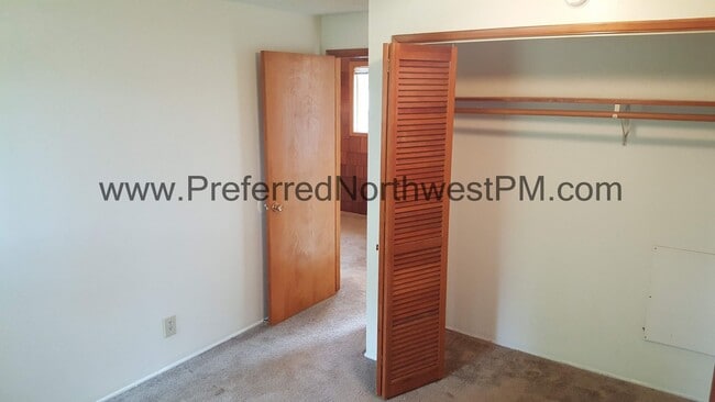 Building Photo - 2233 Monterey Ln