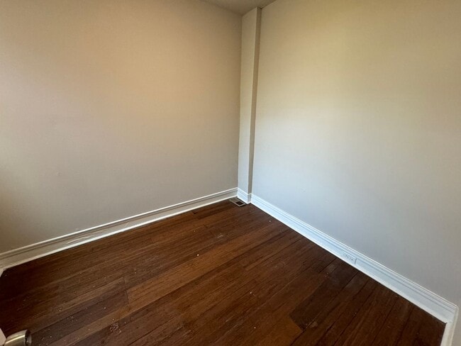 Building Photo - Charming 3-Bedroom Home with Private Outdo...