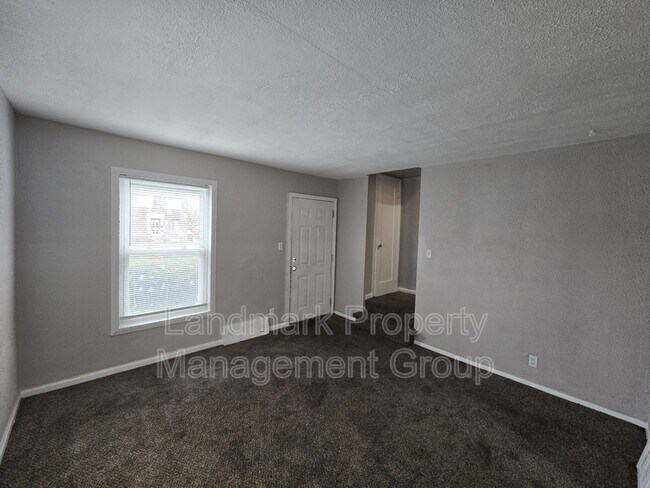 Foto del edificio - 8880 Rutherford St