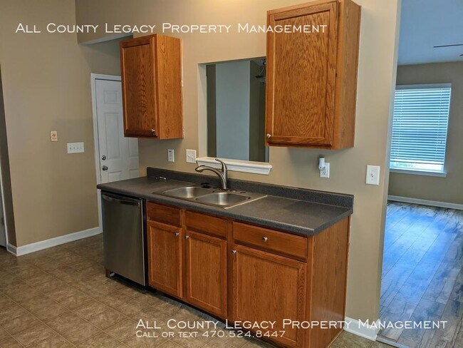 Building Photo - 3bd 2ba stepless ranch with fenced yard!!