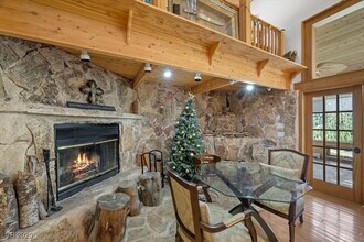 Building Photo - 310 Kris Kringle Rd