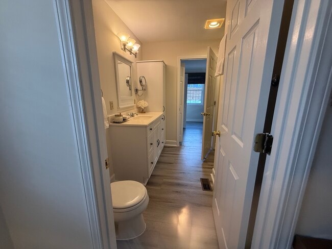 Foto del edificio - 1417 Clifton Ln