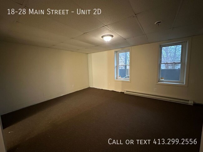 Building Photo - Studio Apartment in the Heart Of South Hadley