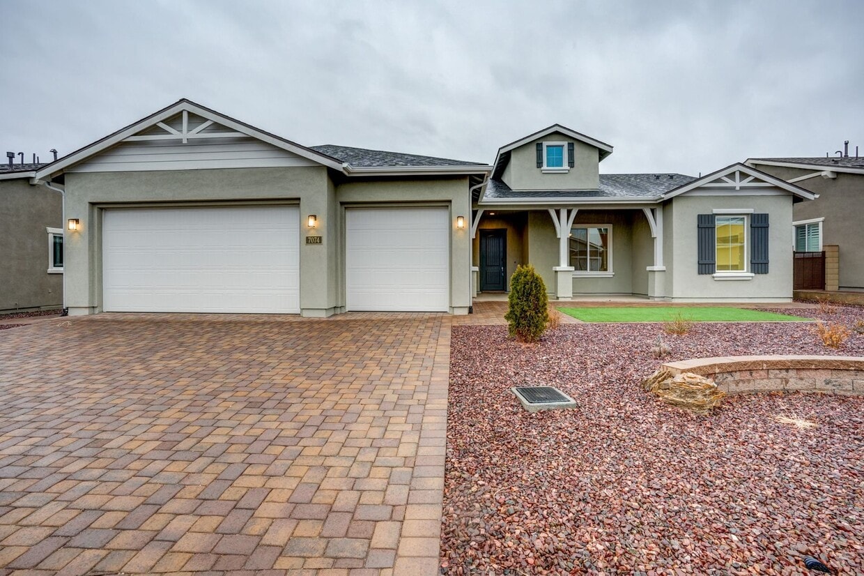 Primary Photo - 3 Bedroom + Den, 2.5 Bath Home in Westwood!