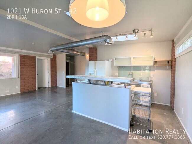 Building Photo - Loft-style 2Bed/1Bath in Barrio Hollywood,...