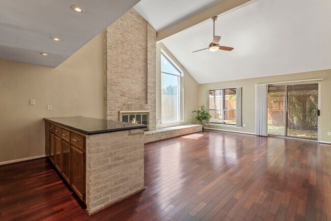 Foto del edificio - 3218 Freshmeadows Dr