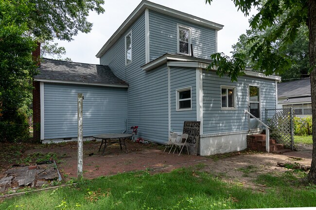 Building Photo - 918 Texas St
