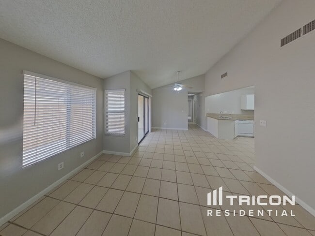 Foto del edificio - 5429 Requa Ave