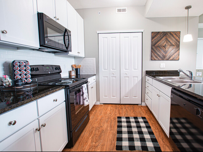 Kitchen-Interior-SciotoRidge-20210621-web-6 - Scioto Ridge