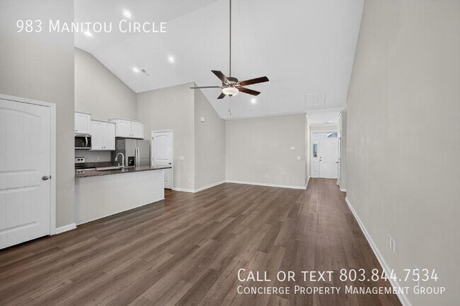 Foto del edificio - 983 Manitou Cir