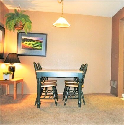 Dining area - 1344 Bellevue Way NE