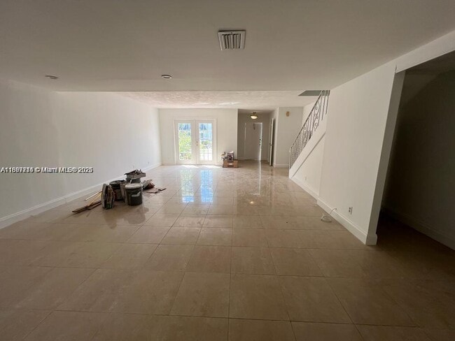 Foto del edificio - 816 NE 27th Ave