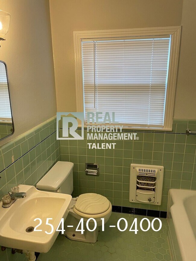 Foto del edificio - 3719 Parkwood-