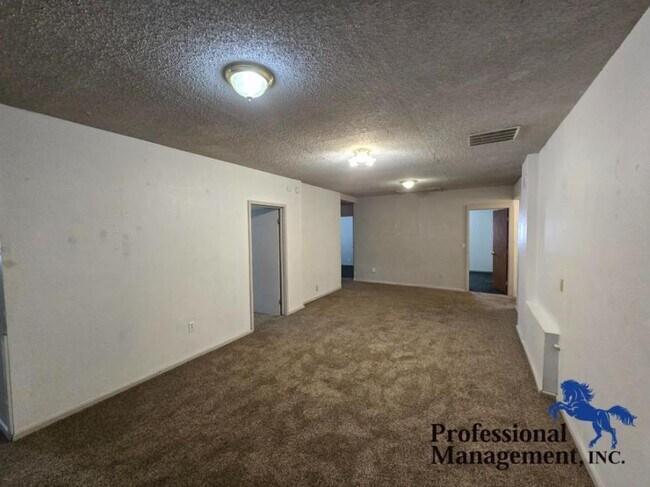 Foto del edificio - 6 bedroom in Billings MT 59101