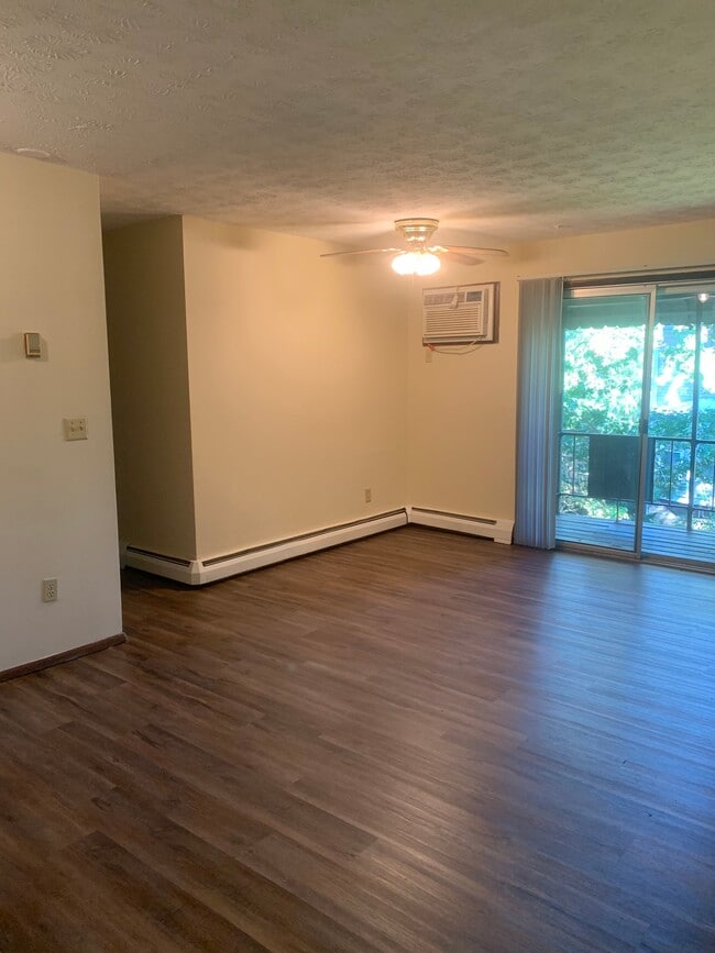 Building Photo - 2065 Sutton Ave