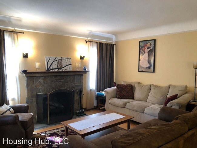 Building Photo - 3 br, 1.5 bath House - 3148 34th Ave S