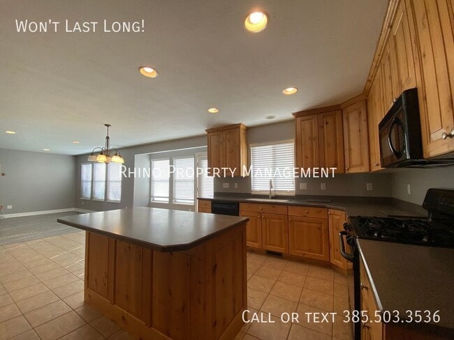 Building Photo - 1767 2525 S