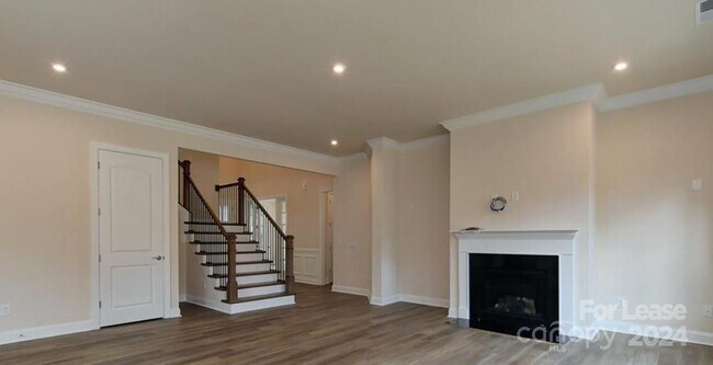 Building Photo - 6214 Majesty Ct