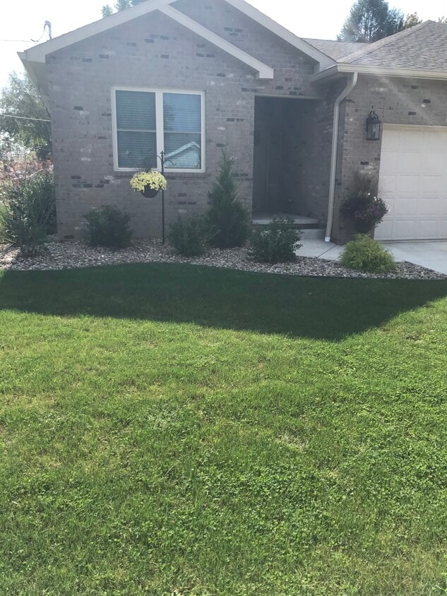 Primary Photo - 512 47th St