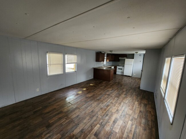 Building Photo - 2050 Sens Rd