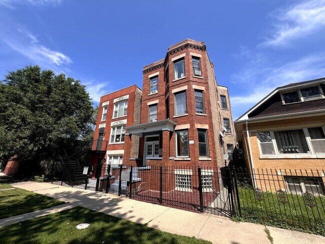 Foto del edificio - 1451 N Monticello Ave