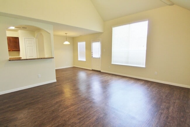 Building Photo - 5903 Santa Cecilia Ln
