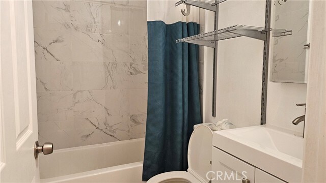 Foto del edificio - 16907 Harvard Blvd