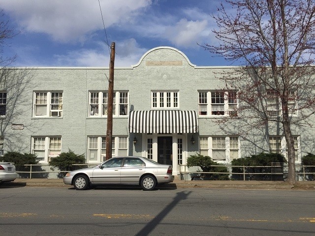 Primary Photo - 2500 Kavanaugh Blvd