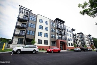 Building Photo - 308 Excelsior Ave