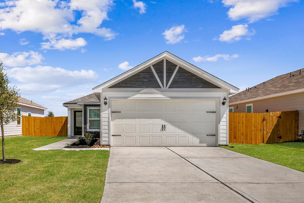 Primary Photo - 10422 Red Cardinal Dr