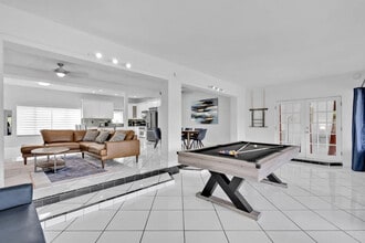 Building Photo - 1712 NE 18th Ave