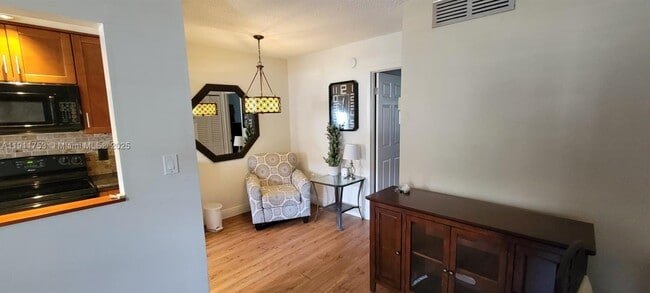 Foto del edificio - 415 NE 2nd St