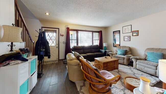 Foto del edificio - Available August 2026! 4 Bedroom Home close to Sawyer Elementary