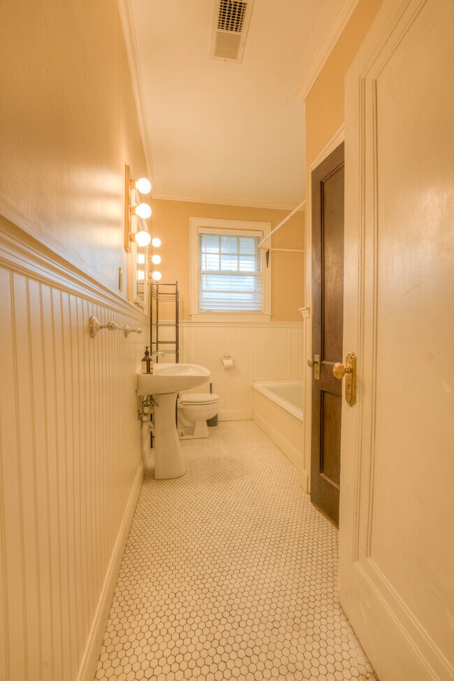 Photo - 296 N. Willett Apartment