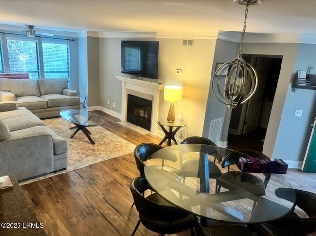 Building Photo - 47 Forest Cove Rd