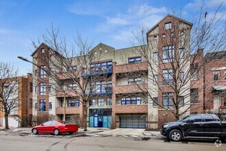 Building Photo - 2251 W St Paul Ave