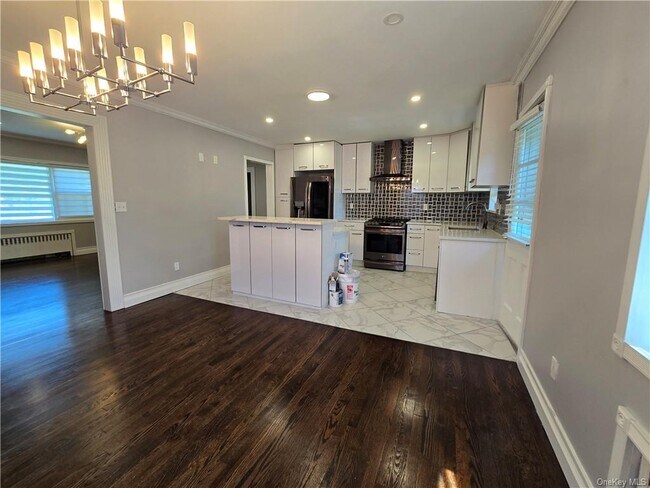 Foto del edificio - 48 Halladay Ave