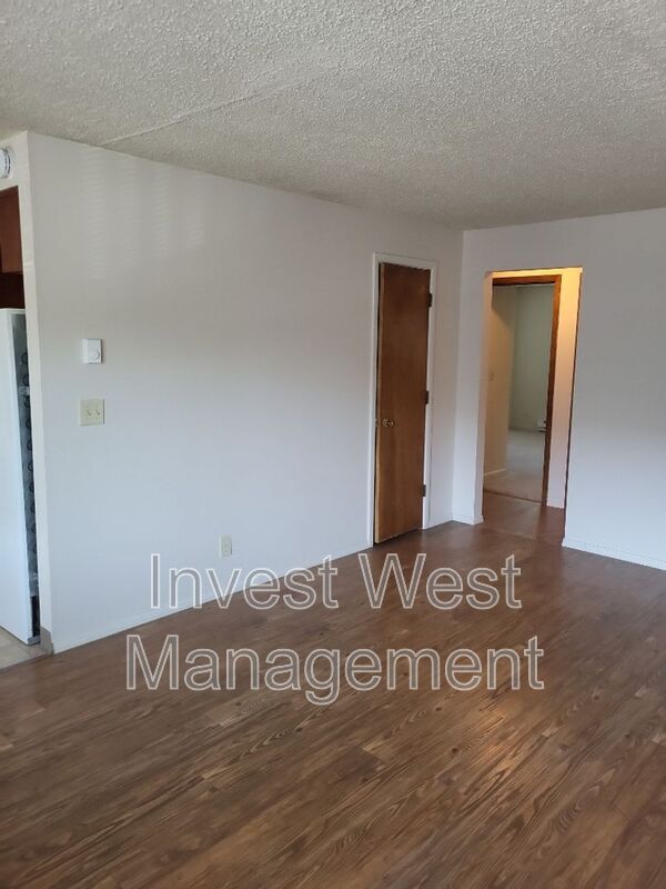 Foto del edificio - 1806 E 4th Plain Blvd