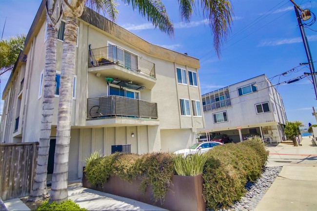 Building Photo - 3630 Bayside Ln