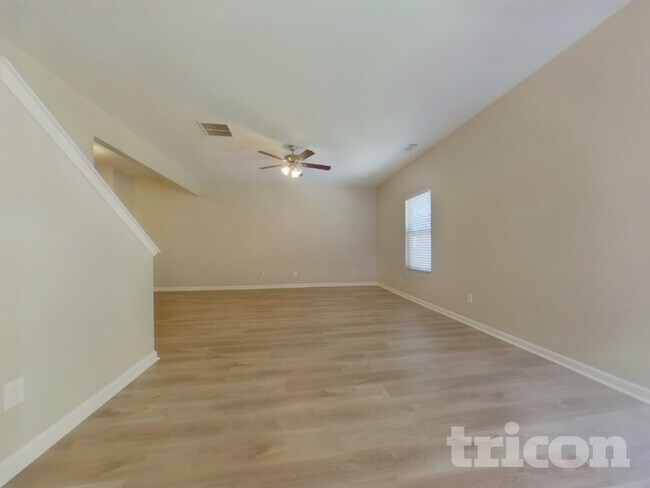 Foto del edificio - 1042 Sutherland Dr