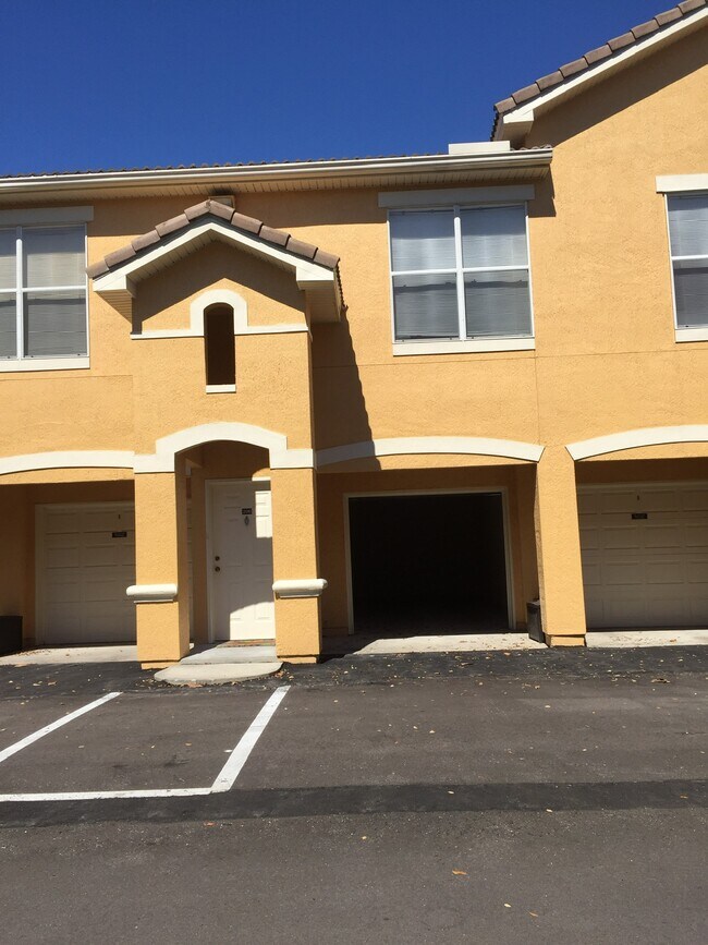 8855 Villa View Cir Unit 1 Bed 1 Bath, Orlando, FL 32821 Condo for
