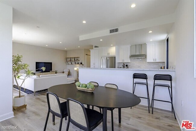 Building Photo - 3 br, 3 bath Condo - 859 S Lucerne Blvd Ap...