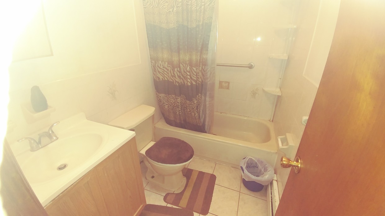 BATHROOM - 1625 Dean St