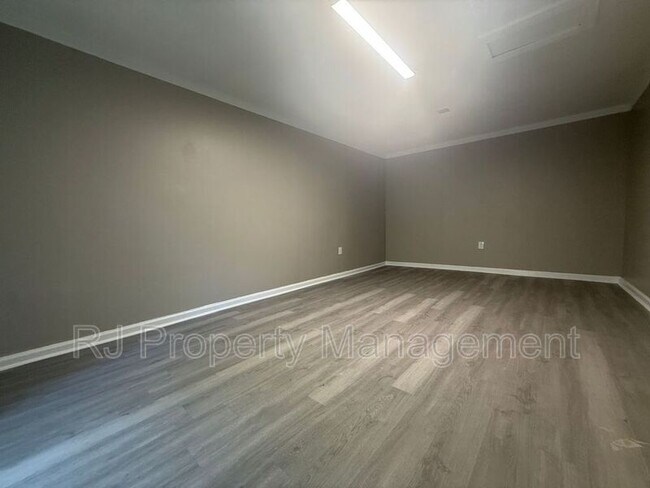 Foto del edificio - 3981 Maynard Dr