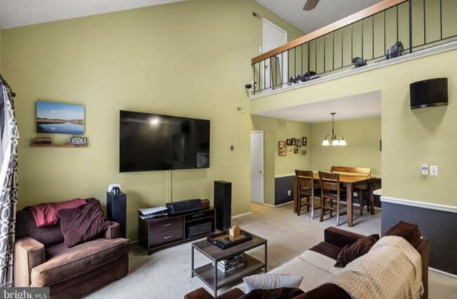 Building Photo - 204B Sedgefield Dr
