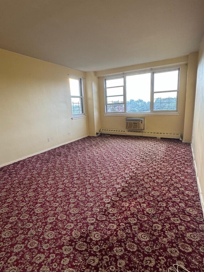 Building Photo - 164-20 Highland Ave