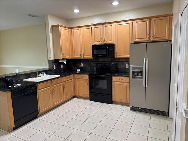 Building Photo - 732 Hacienda Cir