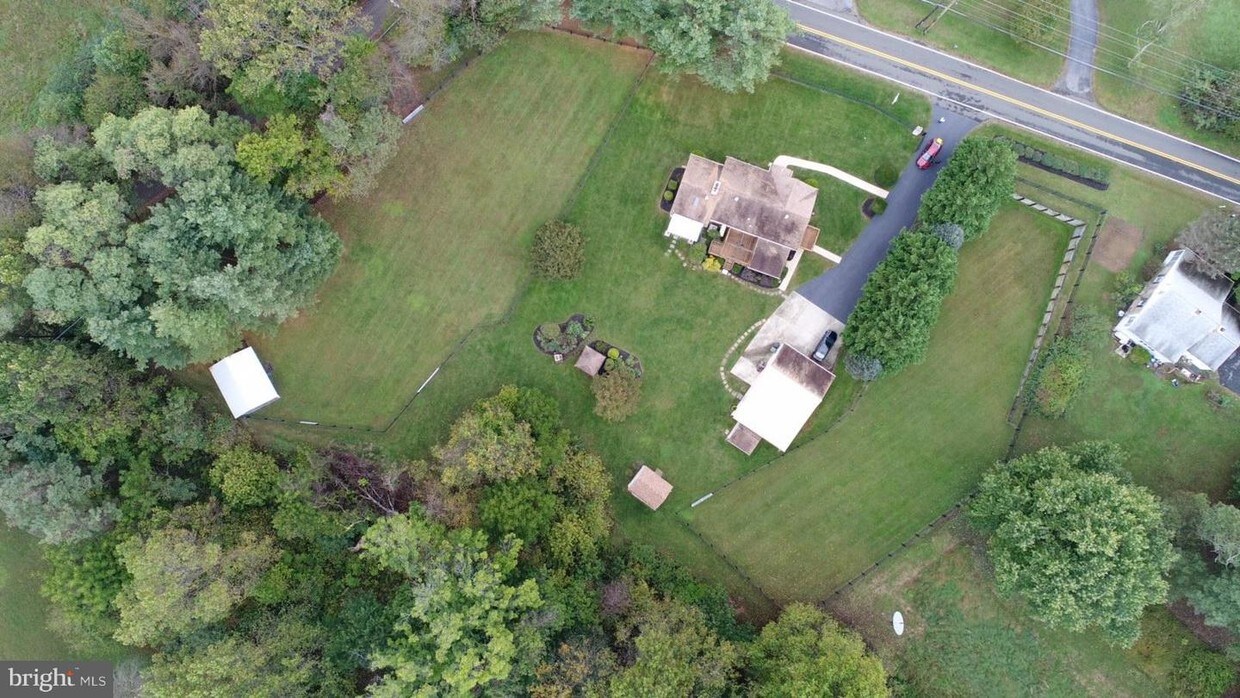 Primary Photo - 14904 Mt Calvert Rd