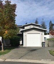 Building Photo - 1511 Burrows Ct