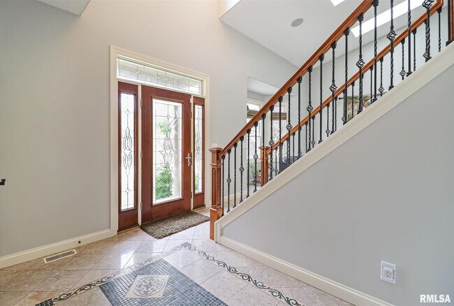 Building Photo - 2924 W Playden Dr
